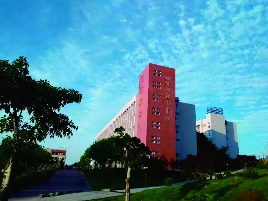 校園環(huán)境